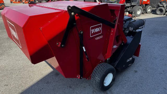 Toro-Turf-Sweeper-4800-7-640×480-1