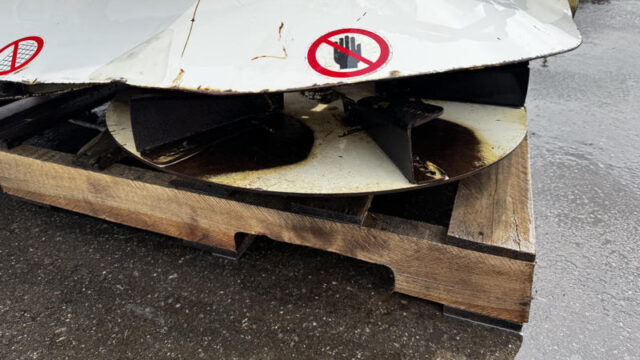 Dakota-410-Turf-Tender-Utility-Vehicle-Mounted-Top-Dresser-2-800×600-1