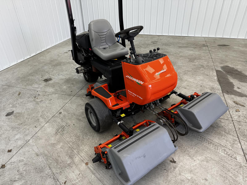 Jacobsen-Greens-King-IV-Plus-Greens-Reel-Mower-3-800×600-1-1