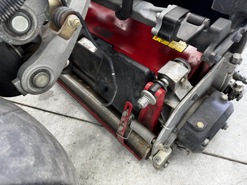 Toro-Greensmaster-Triflex-3400-Diesel-Greens-Mower-2-800×600-1-2