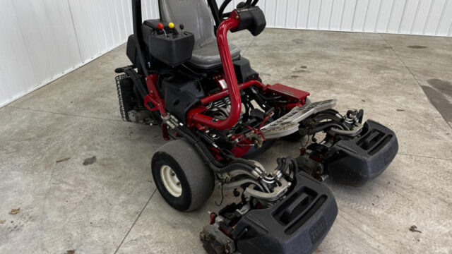 Toro-Greensmaster-Triflex-3400-Diesel-Greens-Mower-3-800×600-1