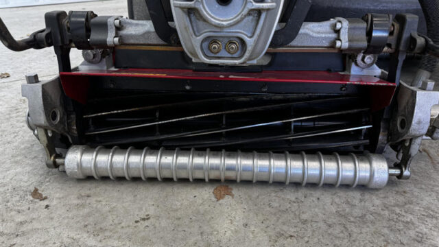 Toro-Greensmaster-Triflex-3400-Greens-Mower-2-800×600-1-1