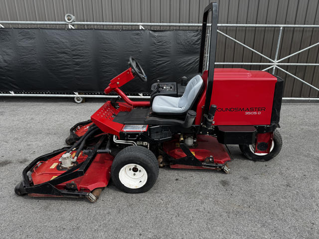 Toro-Groundmaster-3505-Diesel-2WD-Contouring-Rotary-Mower-3-640×480-1