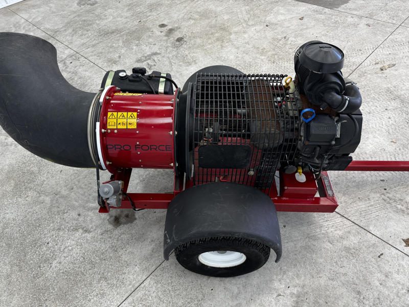 Toro-Pro-Force-Pull-Behind-Blower-1-800×600-1