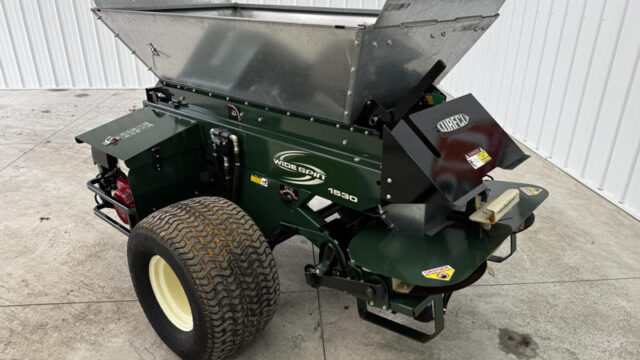 Turfco-Widespin-1530-Broadcast-Pull-Behind-Top-Dresser-3-800×600-1