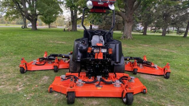 Jacobsen-HR9016-Turbo-Diesel-4WD-Wide-Area-Mower-8-800×600-1-1