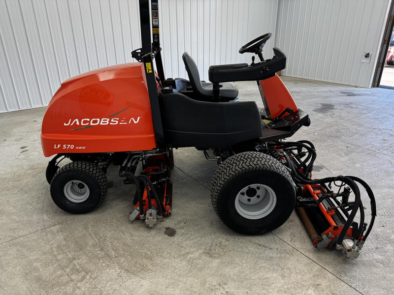 Jacobsen-LF-550-Diesel-4WD-Fairway-Mower-3-800×600-1