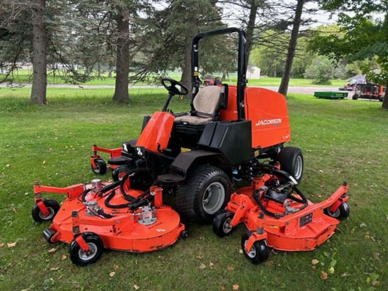Jacobsen-R311T-Diesel-4WD-Wide-Area-Mower-10-800×600-1-2