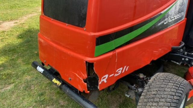 Jacobsen-R311T-Diesel-4WD-Wide-Area-Mower-3-800×600-1-1
