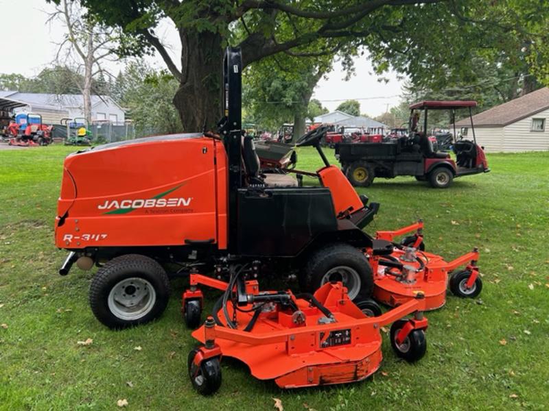 Jacobsen-R311T-Diesel-4WD-Wide-Area-Mower-5-800×600-1-2