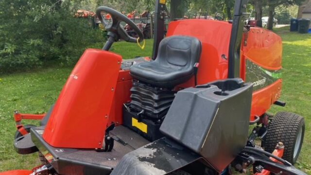 Jacobsen-R311T-Diesel-4WD-Wide-Area-Mower-7-800×600-1-1