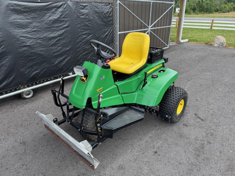 John-Deere-1200H-Gas-3WD-Bunker-and-Field-Rake-2-800×600-1-1