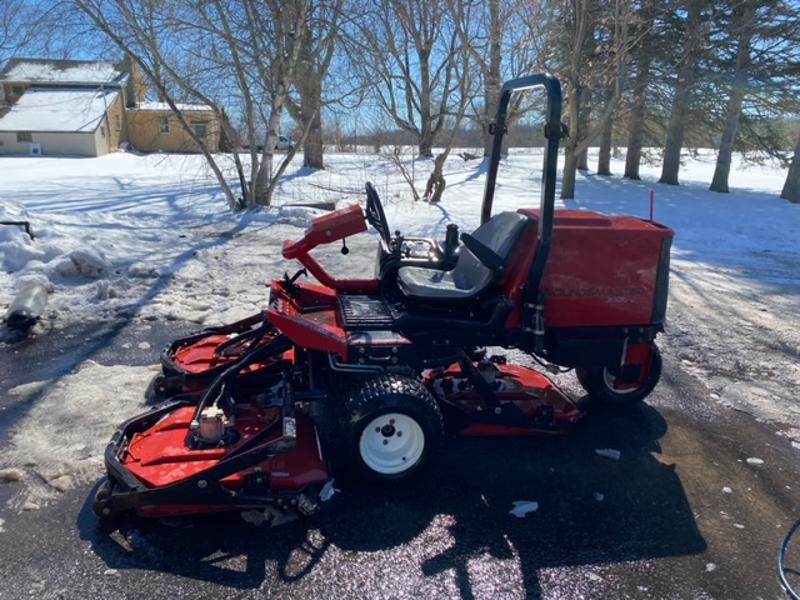 Toro-Groundsmaster-3505-Diesel-2WD-Contouring-Rotary-Mower-1-800×600-1
