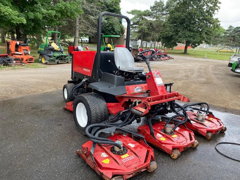Toro-Groundsmaster-4500-Diesel-4WD-Contouring-Mower-6-800×600-1-1