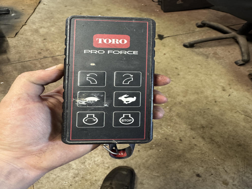 Toro-Pro-Force-Pull-Behind-Blower-1-1024×768-1