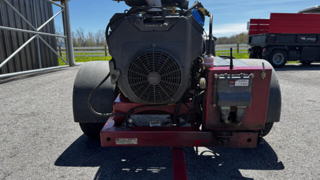 Toro-Pro-Force-Pull-Behind-Blower-2-1024×768-1