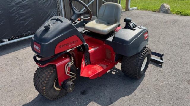 Toro-Sand-Pro-3040-3WD-Bunker-and-Field-Rake-2-800×600-1