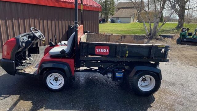 Toro-Workman-HDX-Gas-2WD-Utility-Vehicle-5-800×600-1-1