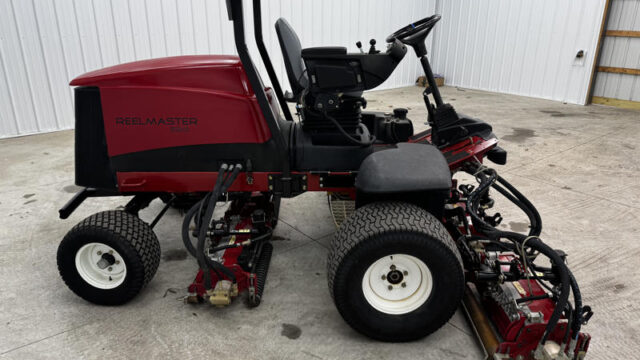 Toro-Reelmaster-5510-Diesel-2WD-Fairway-Mower-7-800×600-1