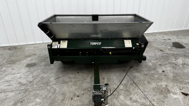 Turfco-Metermatic-III-Pull-Behind-Top-Dresser-2-800×600-1