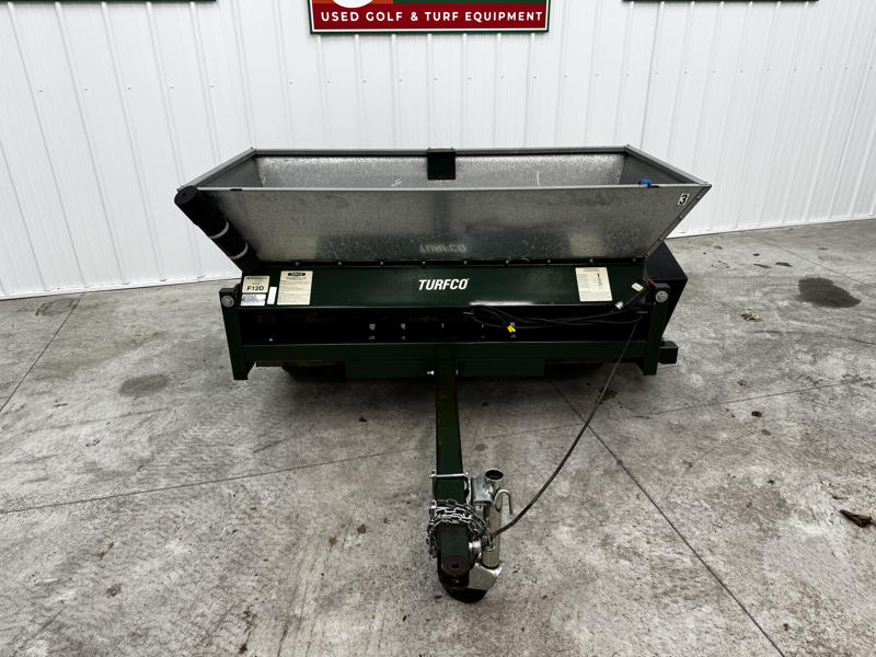 Turfco-Metermatic-III-Pull-Behind-Top-Dresser-2-800×600-1