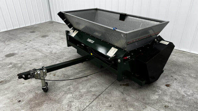 Turfco-Metermatic-III-Pull-Behind-Top-Dresser-3-800×600-1