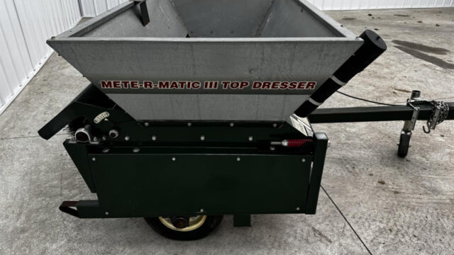 Turfco-Metermatic-III-Pull-Behind-Top-Dresser-5-800×600-1