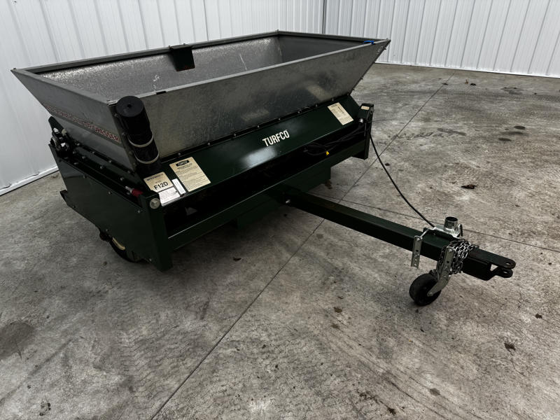 Turfco-Metermatic-III-Pull-Behind-Top-Dresser-6-800×600-1