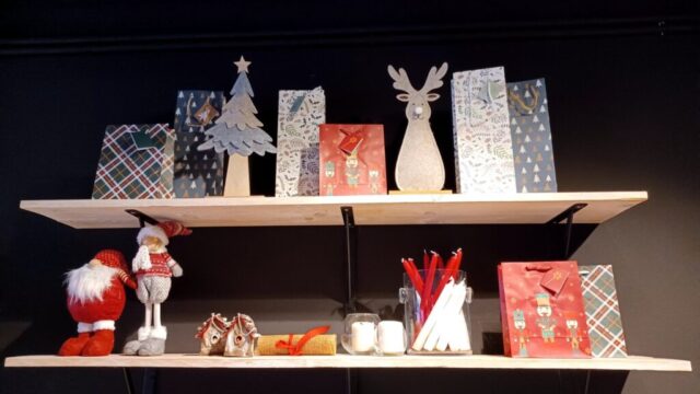 shelf-christmas-decoration-1024×768-1-3