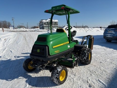 065363johndeere8.jpg.dcd00734660bce7c77560d8fd5e8e69f.jpg