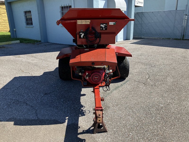 2015_Toro_ProPass_200_Used_Top_Dresser_Statewide_Turf_Equipment_700T-076(8).jpg.d755472b43949f84aad6cad4277dc386.jpg