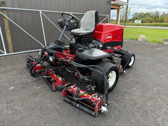 IMG_6242usedToro5210ReelmasterFairwaymowerforsale.jpg.6d76343ddb9e4f1b8b21b29d90b920bc.jpg
