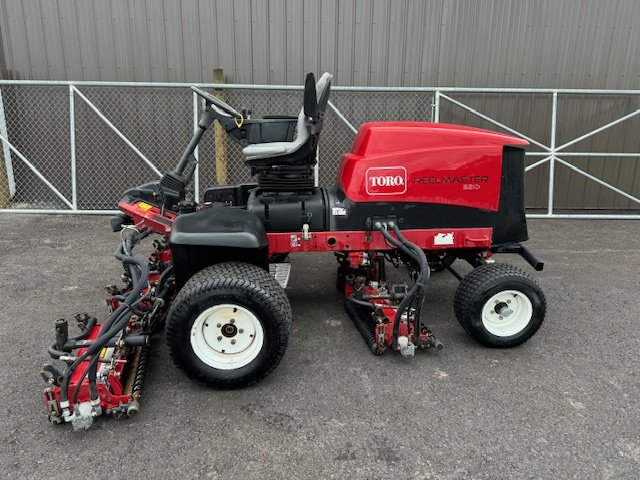 IMG_6243usedToro5210ReelmasterFairwaymowerforsale.jpg.51959a81e3b74680fd21d276533bae87.jpg