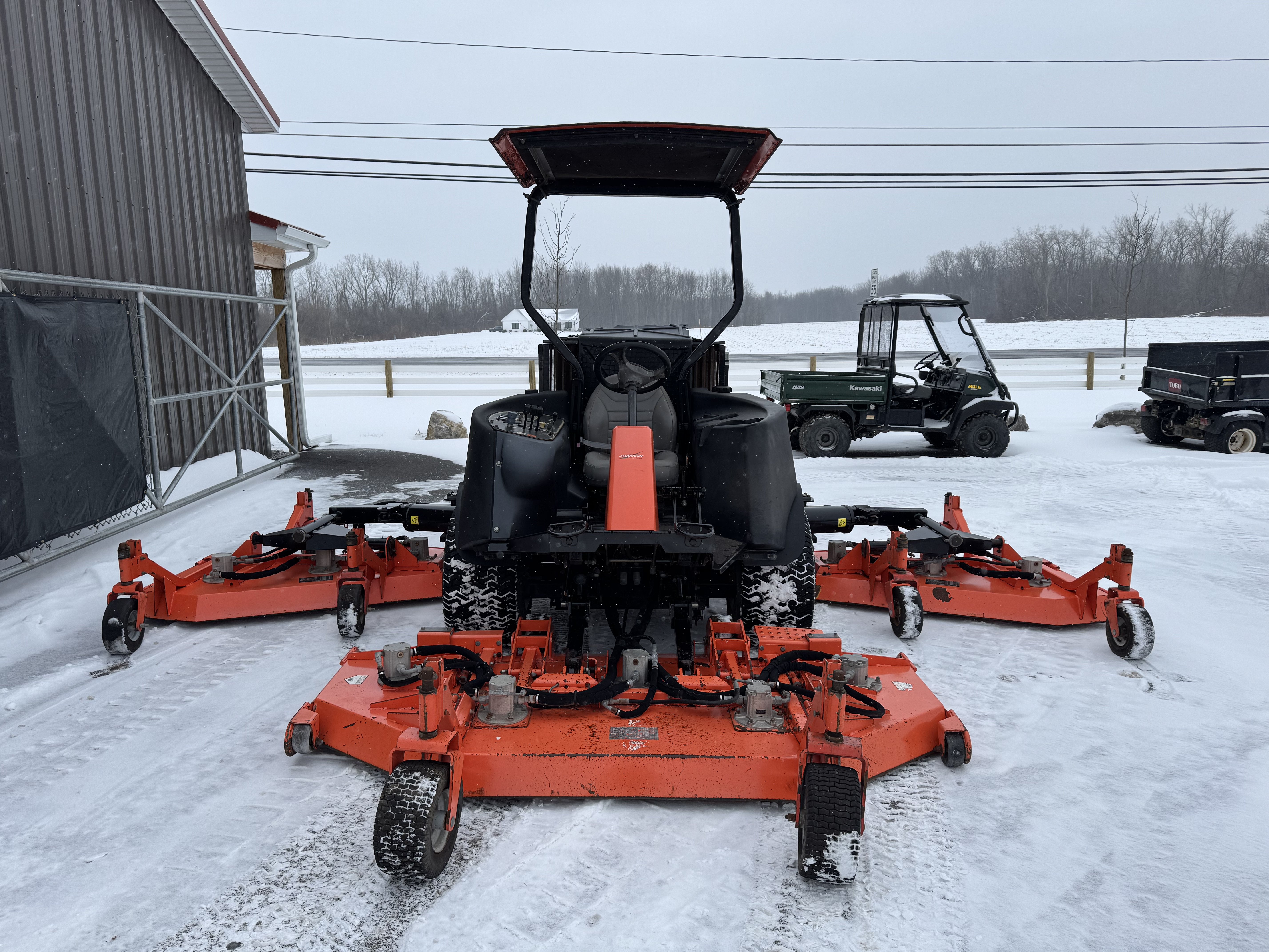 Jacobsen-9016-mower-1.jpeg.c89fa44bc293bdc5b96c0a0e654e90c8.jpeg