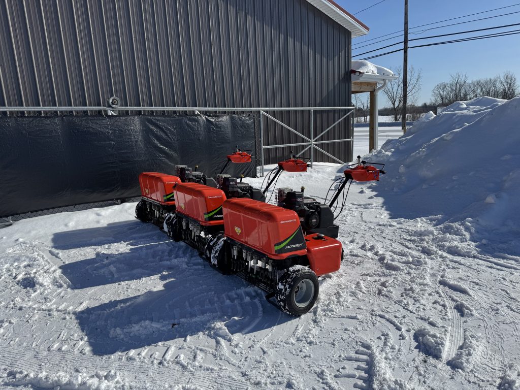 Jacobsen-Greensaire-24-aerator-4.jpeg.eba5dc6701ec1613ee39d069a446aacf.jpeg