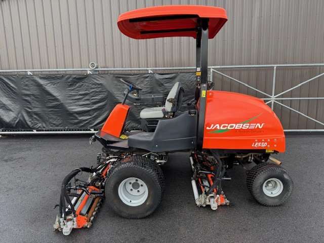 Jacobsen-LF-550-2×4-Fairway-Mower-3.jpeg.13bb4302e56194ae0aa1eba3335b2b18.jpeg