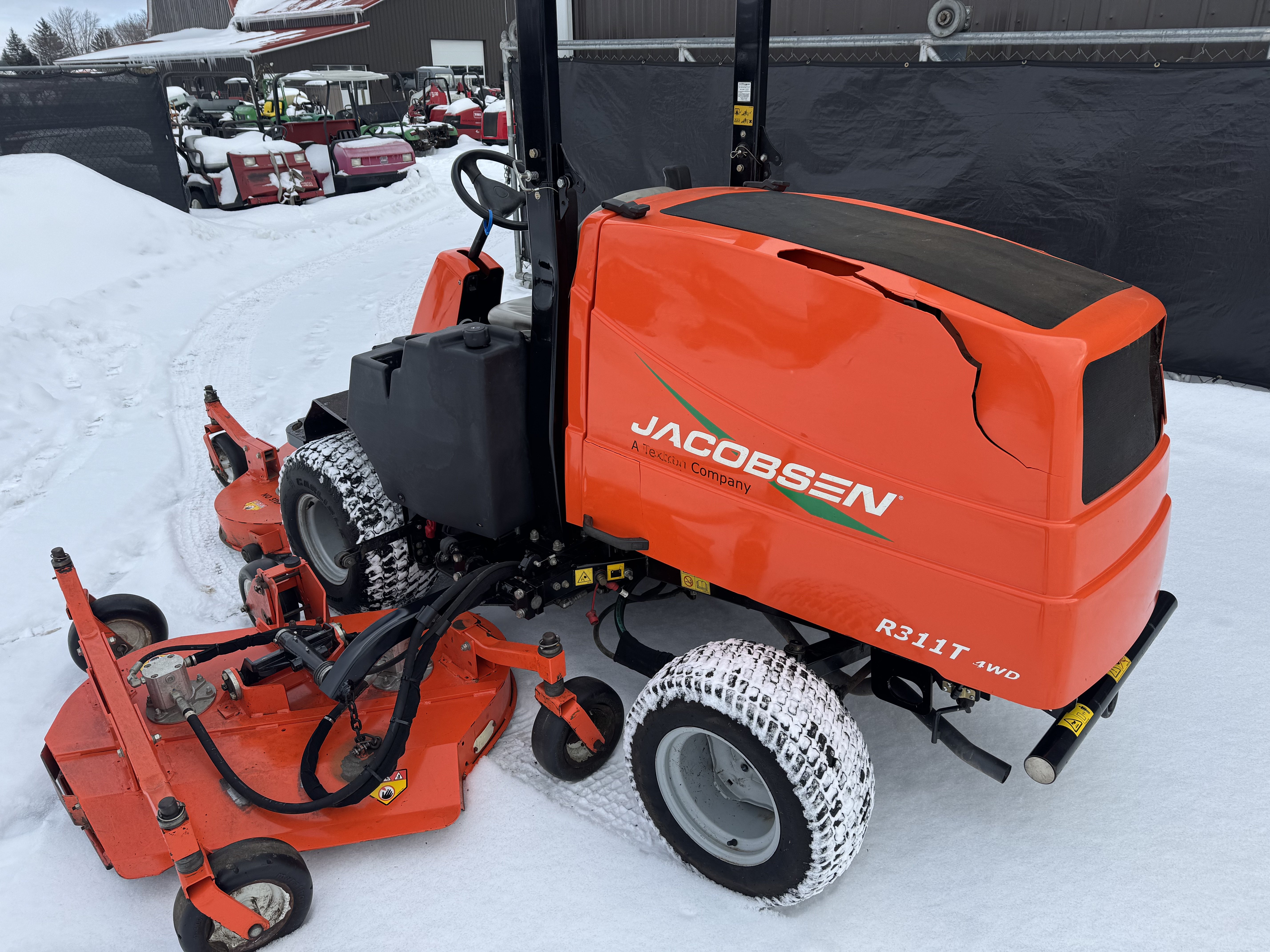 Jacobsen-R311-Rotary-Mower-1.jpeg.eefcaf62d4c2b5e50a1c33dc357a9709.jpeg