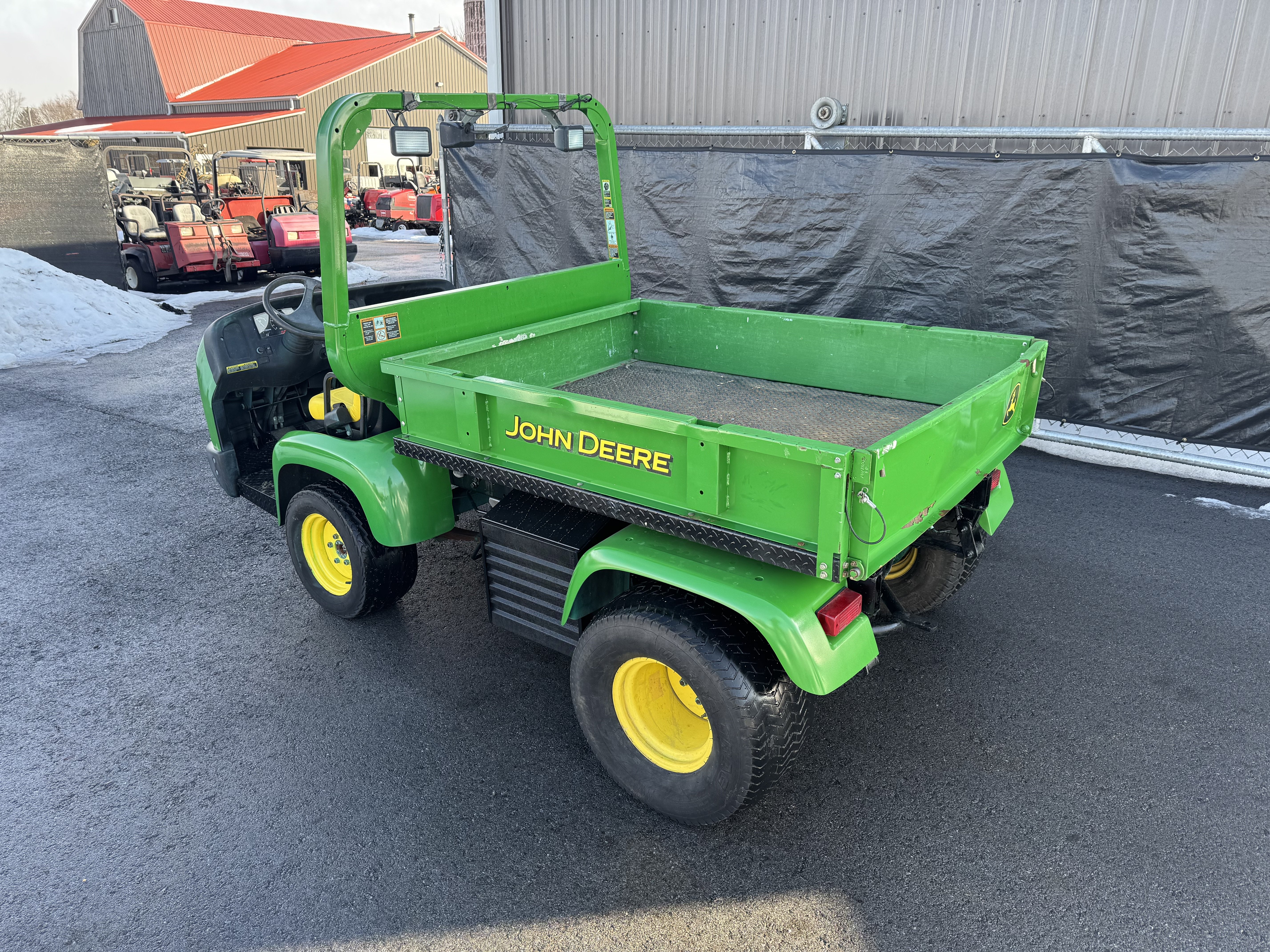 John-Deere-2020D-utility-cart-7.jpeg.7085d6b2b98c2c03ba205c6ee58a319d.jpeg