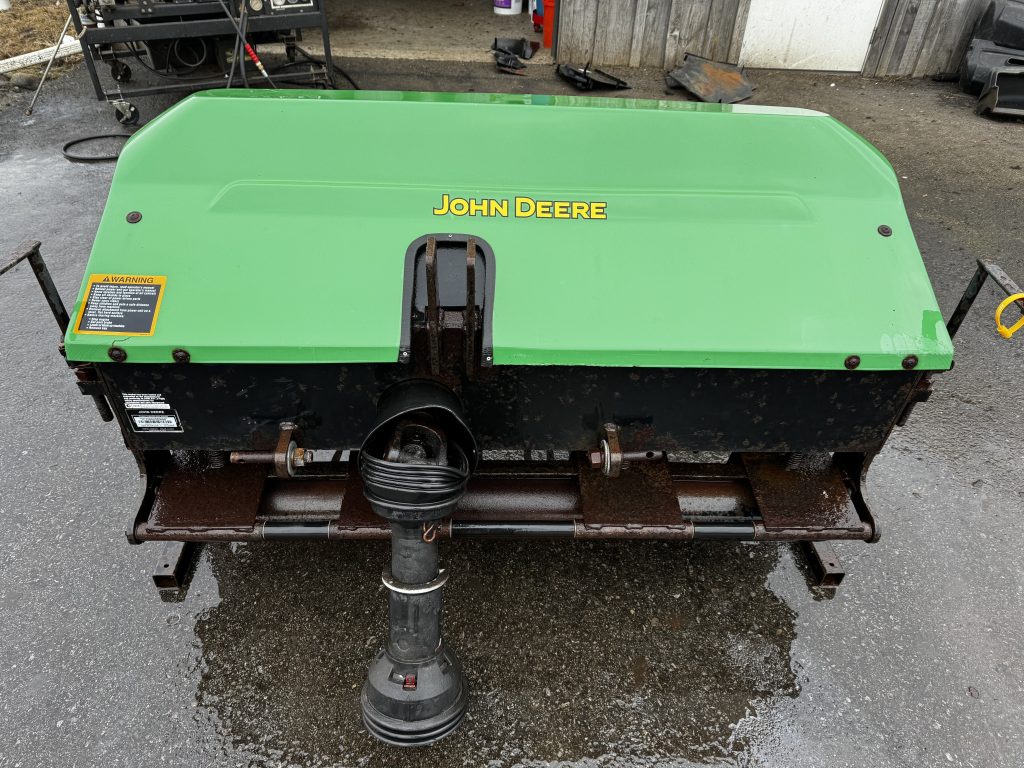 John-Deere-Aercore-1500-4.jpg.2eb6421960c1a2e90af074d5f9f1e66c.jpg