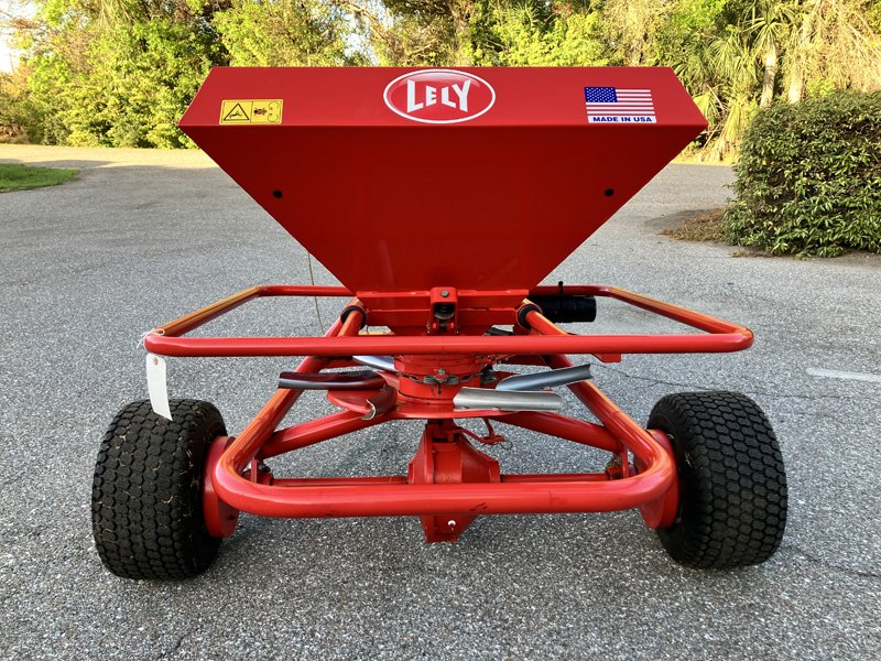 Lely_WFR_Used_Fertilizer_Spreader_700L-007(6).jpg.054901c590588496f019dca2c99a618f.jpg