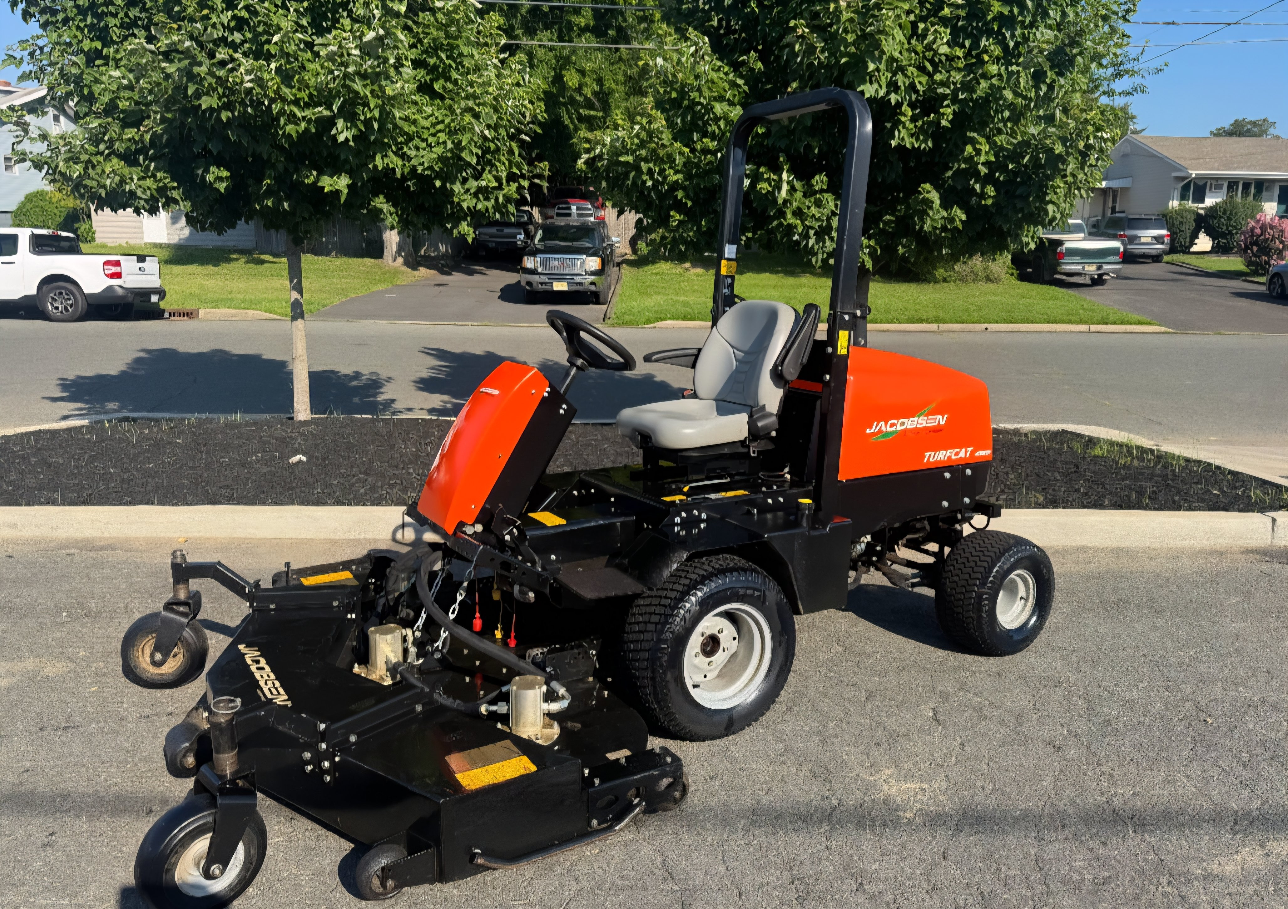 YEAR END SALE 2016 Jacobsen Turfcat 4WD (72 INCH)