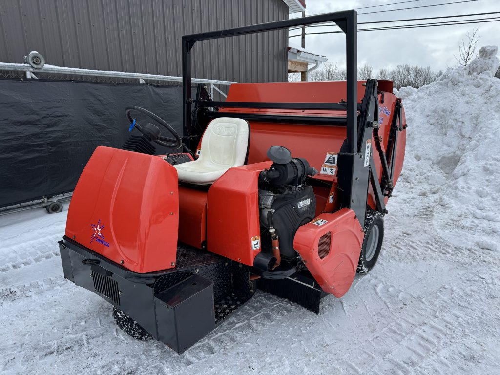 Smithco-Sweepstar-60G-3.jpeg.0684c1a27767469af9095f5cf334d570.jpeg