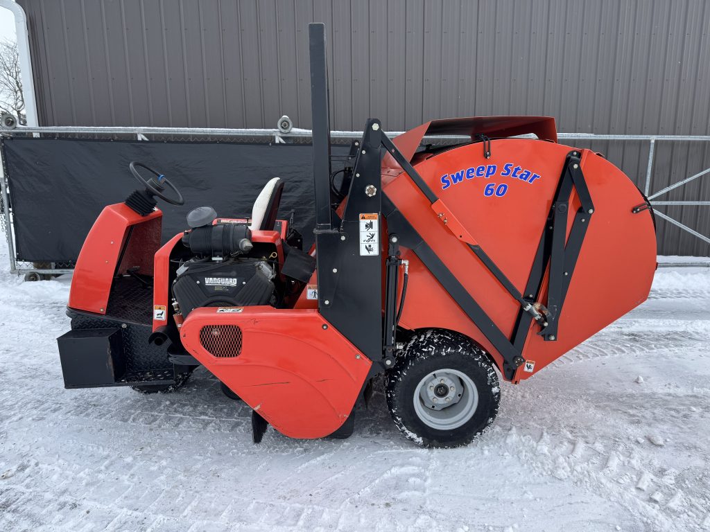Smithco-Sweepstar-60G-6.jpeg.d213b6f5adb2144d6617a1019460847c.jpeg