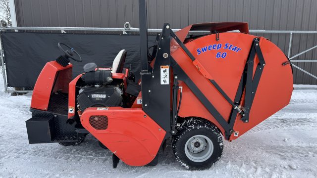 Smithco-Sweepstar-60G-6.jpeg.d213b6f5adb2144d6617a1019460847c.jpeg