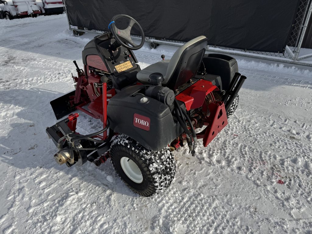 Toro-5040-SandPro-Bunker-Rake-3.jpeg.b3c8175c21febb8fc29cef8c548e227e.jpeg
