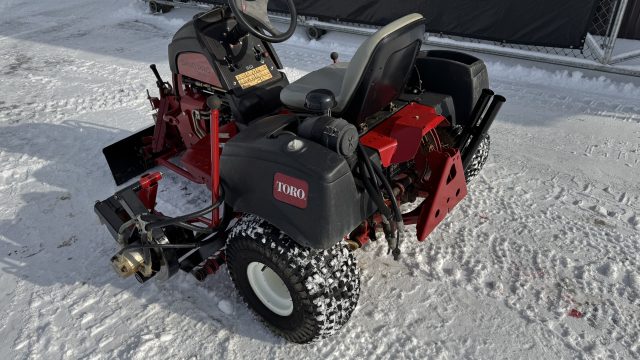 Toro-5040-SandPro-Bunker-Rake-3.jpeg.b3c8175c21febb8fc29cef8c548e227e.jpeg