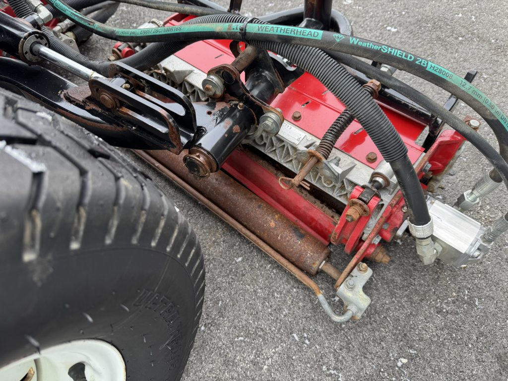 Toro-5210-Reelmaster-2×4-Fairway-Mower-7.jpeg.c284463c752169827cb6c70b9522ef6f.jpeg