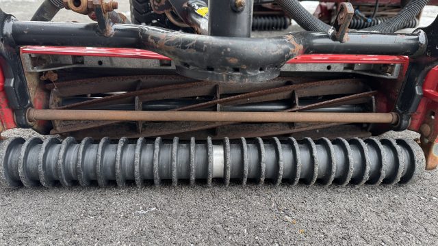 Toro-5210-Reelmaster-2×4-Fairway-Mower-8.jpeg.48f916bb758eb6cb7cbc8b40624a73f4.jpeg