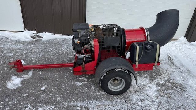 Toro-Blower-1.jpeg.79e88cb881a94e834c4dda8379a0b075.jpeg
