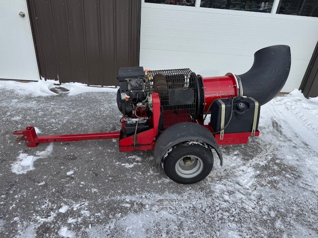 Toro-Blower-1.jpeg.79e88cb881a94e834c4dda8379a0b075.jpeg